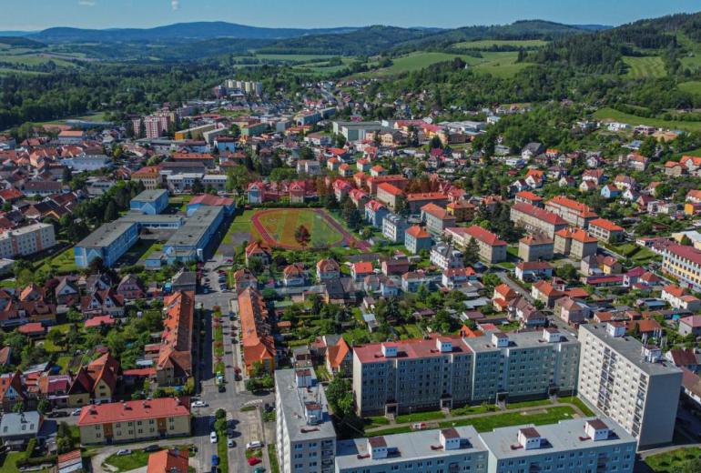 PRODEJ RODINNÉHO DOMU SE ZAHRADOU V SUŠICI