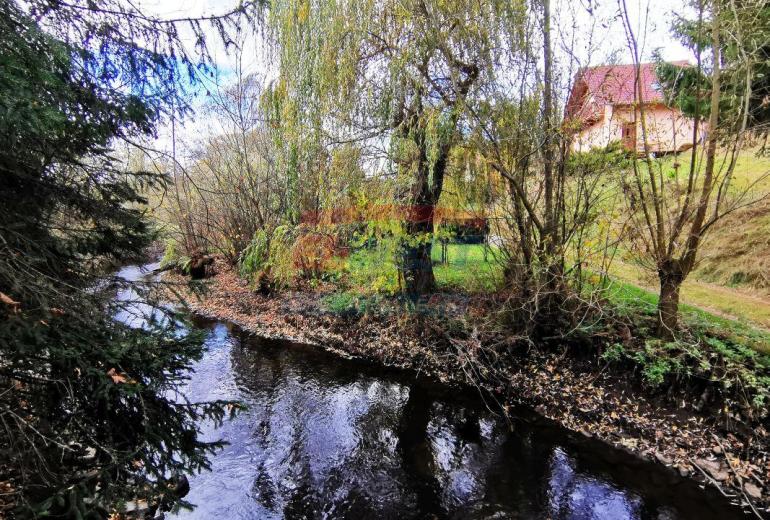 PRONÁJEM ZATEPLENÉHO DOMKU 3+KK NA OKRAJI SUŠICE