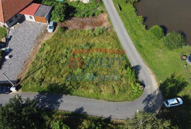 PRODEJ STAVEBNÍHO POZEMKU NA KRÁSNÉM MÍSTĚ V DLOUHÉ VSI U SUŠICE