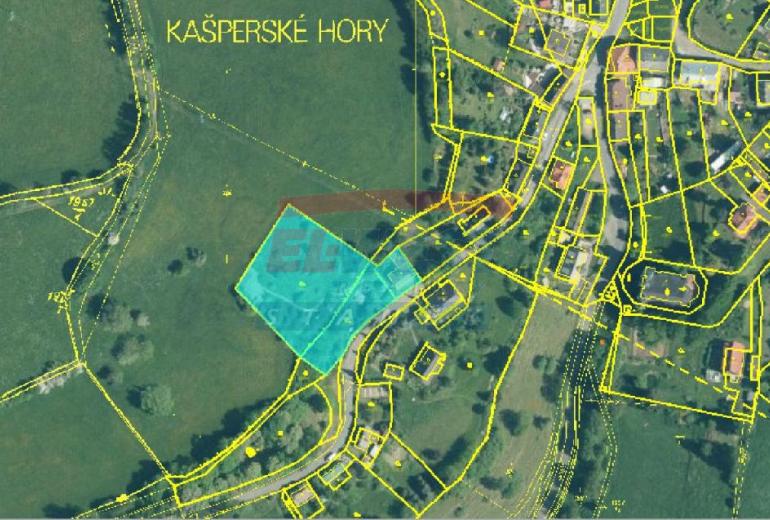 PRODEJ STAVEBNÍHO POZEMKU 4430 M2 V KAŠPERSKÝCH HORÁCH S PŮVODNÍM DOMEM