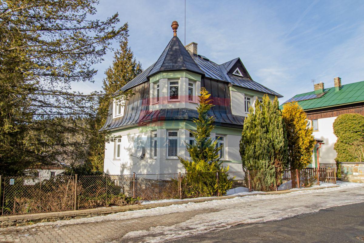 PRODEJ RODINNÉHO DOMU - VILY V ŽELEZNÉ RUDĚ, ŠUMAVA